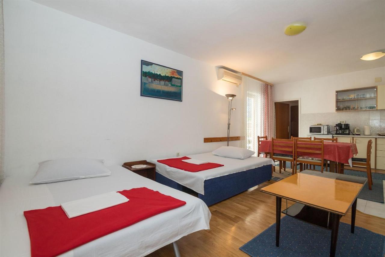 Apartment Ante Makarska Buitenkant foto